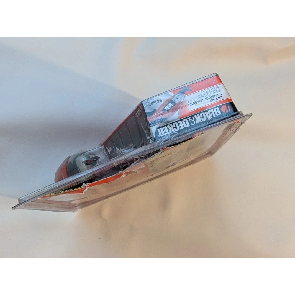Black & Decker Cordless Powered Scissors 3.6 Volt Rechargeable SZ360T NEW